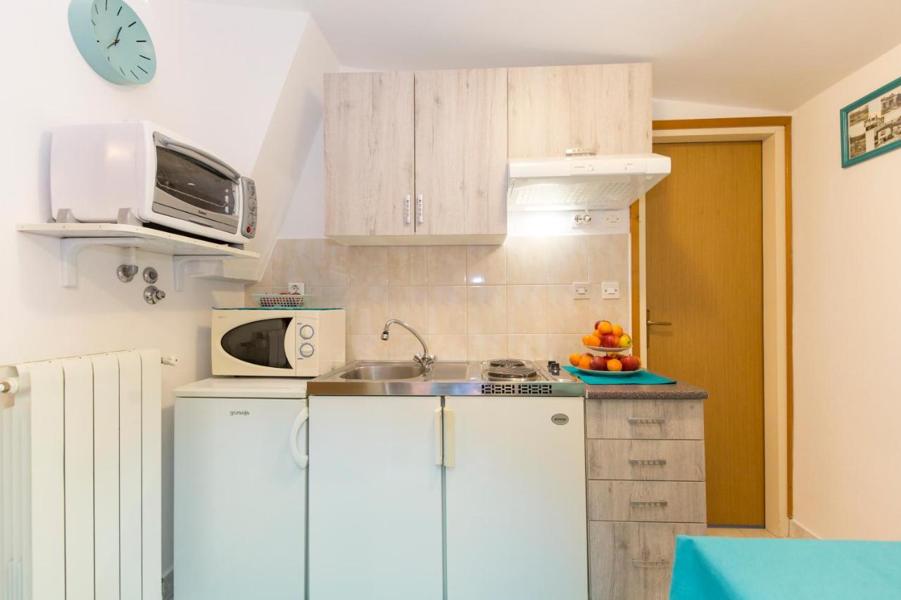 Studio Apartman Branka ラビン エクステリア 写真