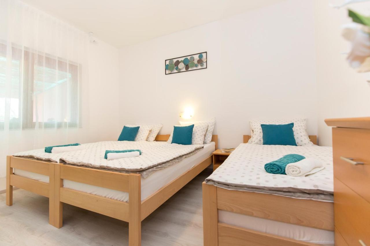 Studio Apartman Branka ラビン エクステリア 写真